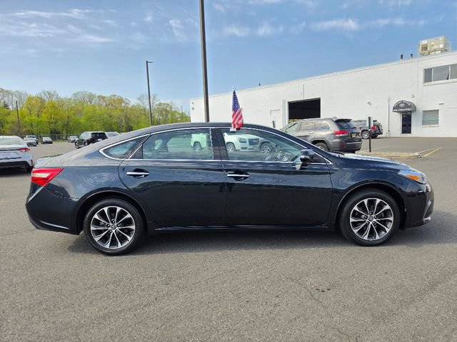 Used 2018 Toyota Avalon XLE Premium w/ All Weather Liner Package FWD image 8