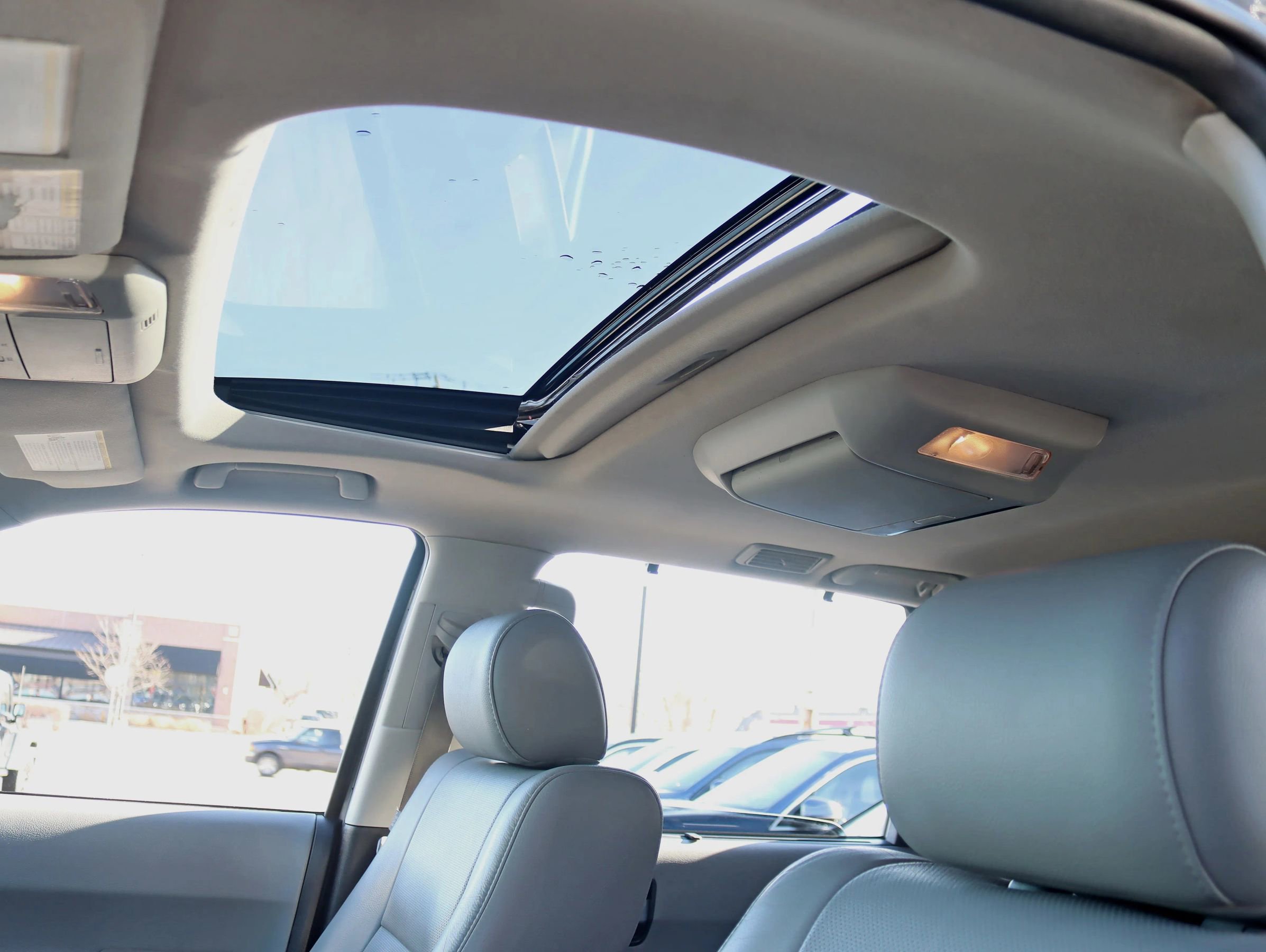 Used 2017 Toyota Sequoia Platinum AWD/4WD image 35