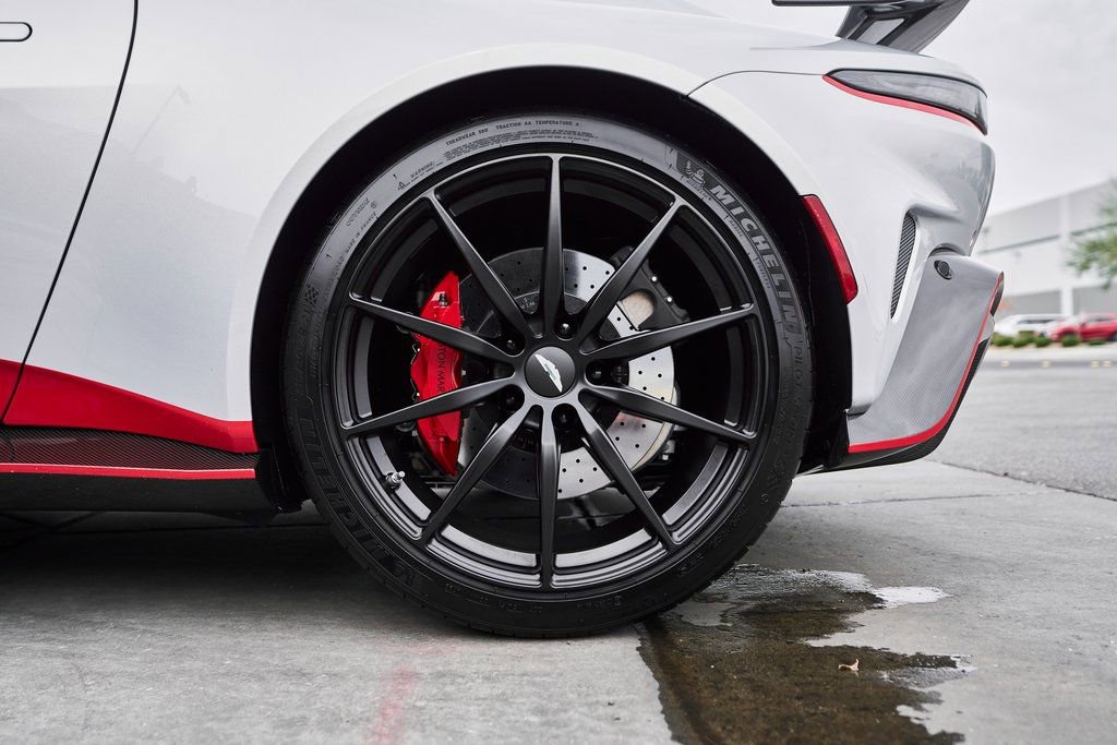 Used 2023 Aston Martin V12 Vantage image 26