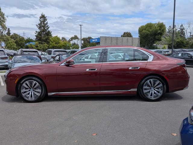 Used 2025 BMW i7 xDrive60 AWD/4WD image 9