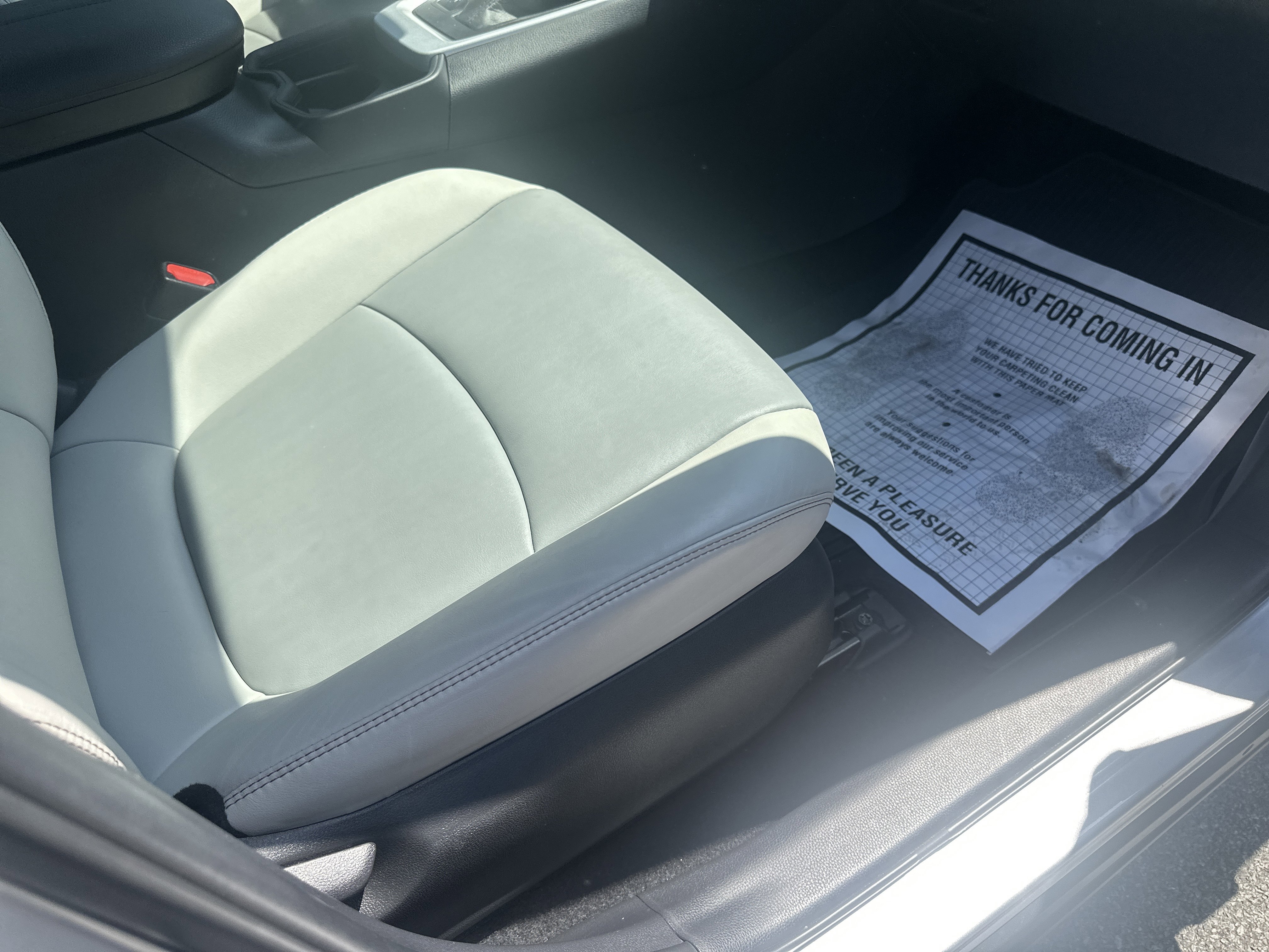 Used 2021 Toyota RAV4 XLE Premium image 28