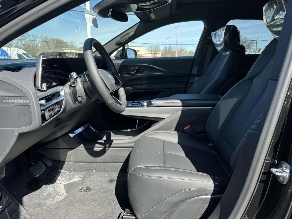 New 2025 Cadillac Lyriq Luxury image 16