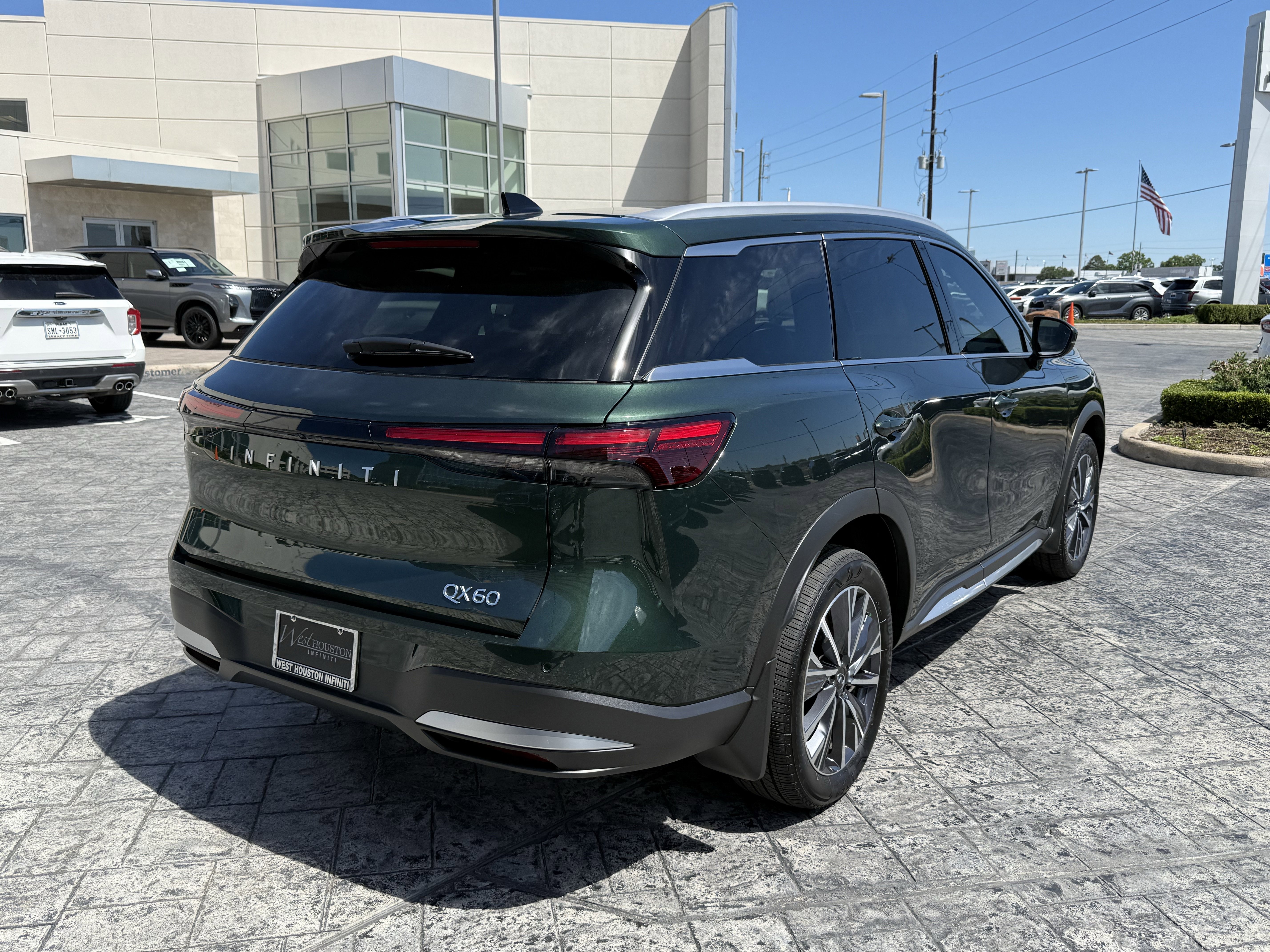 Certified 2026 INFINITI QX60 Luxe w/ Cargo Package image 7