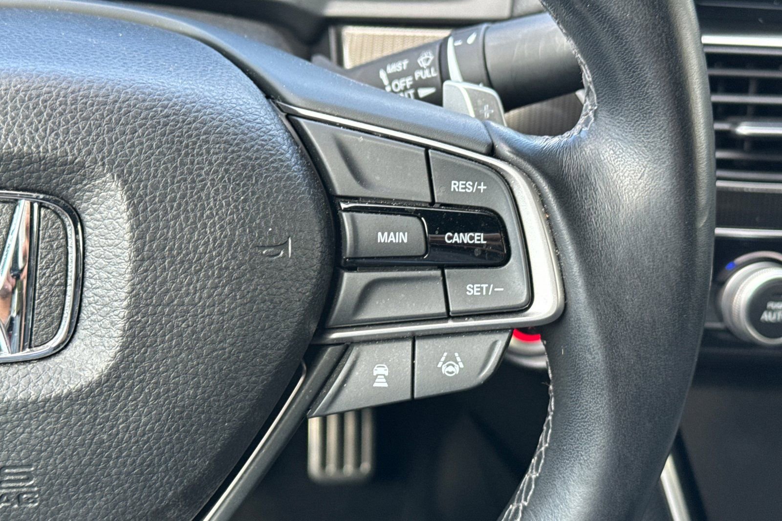Used 2018 Honda Accord Sport image 38