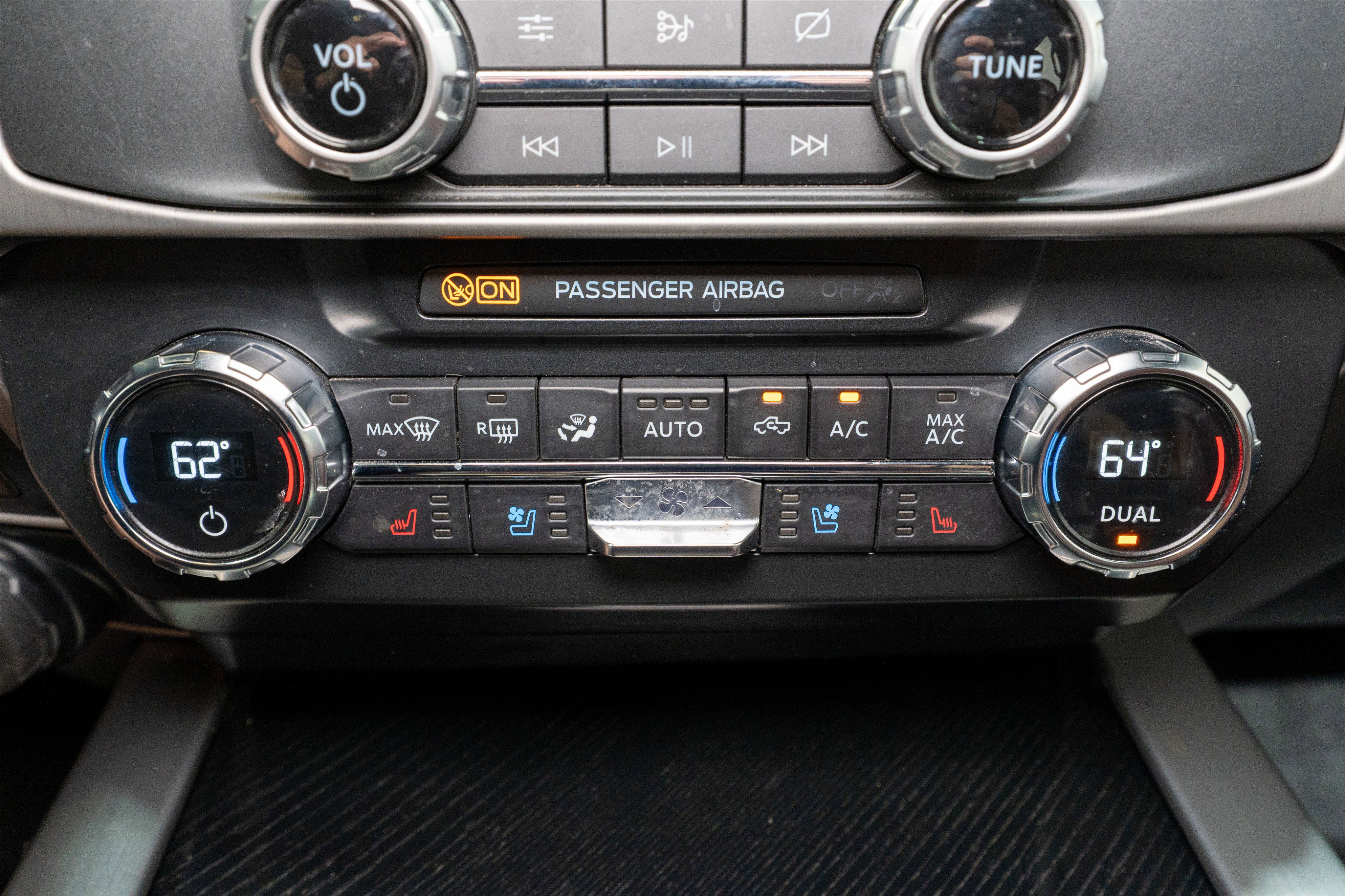 Used 2022 Ford F250 Platinum w/ FX4 Off-Road Package image 25