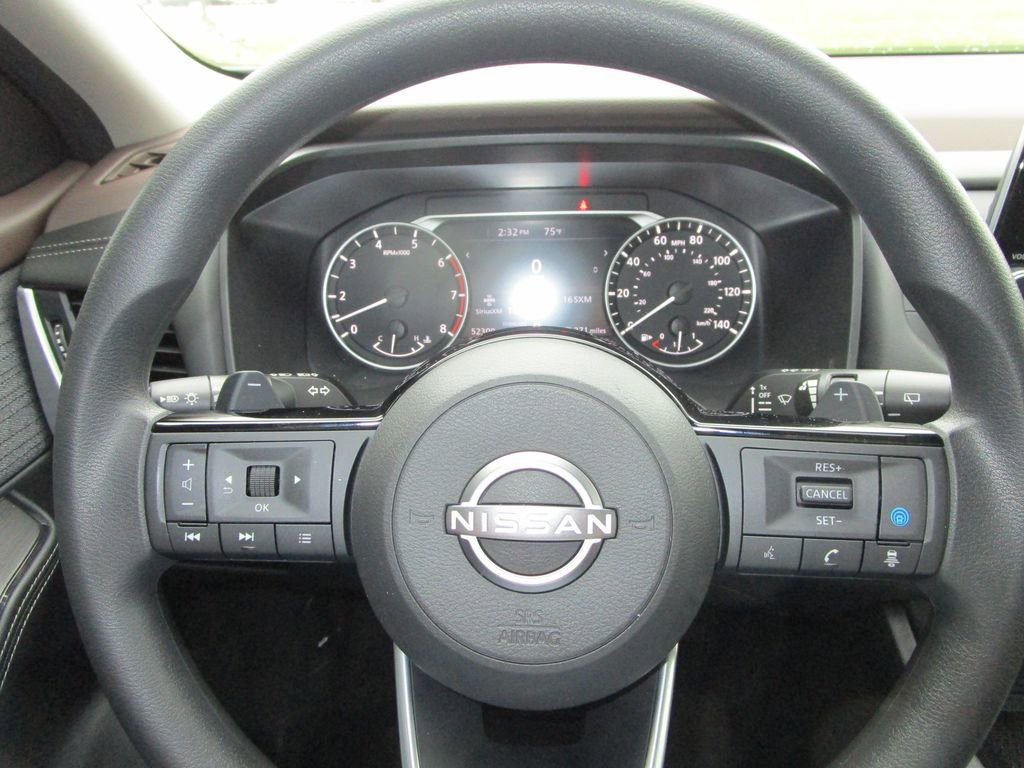 Used 2023 Nissan Rogue SV image 25