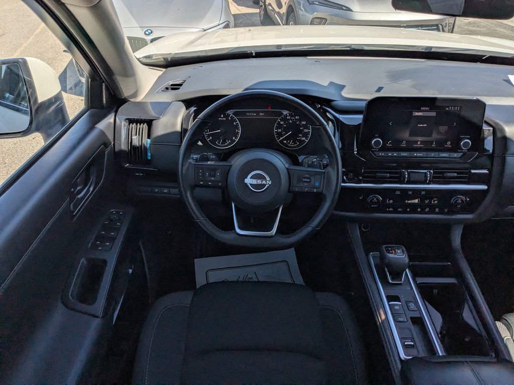 Used 2025 Nissan Pathfinder SV image 14
