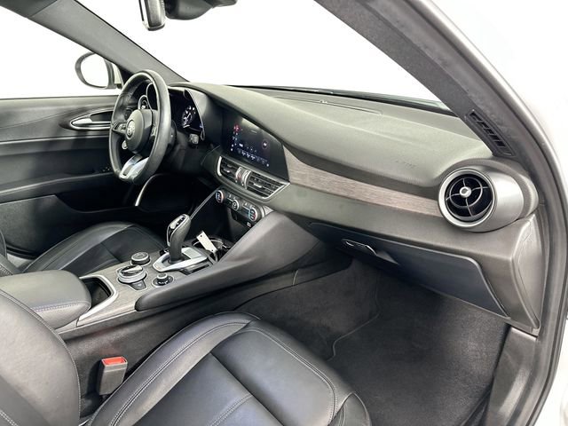 Used 2022 Alfa Romeo Giulia Ti image 31