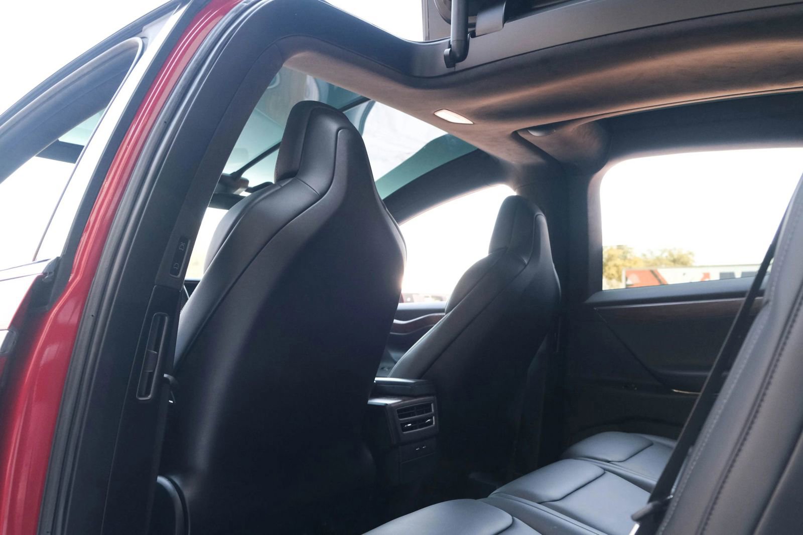 Used 2018 Tesla Model X 75D image 24