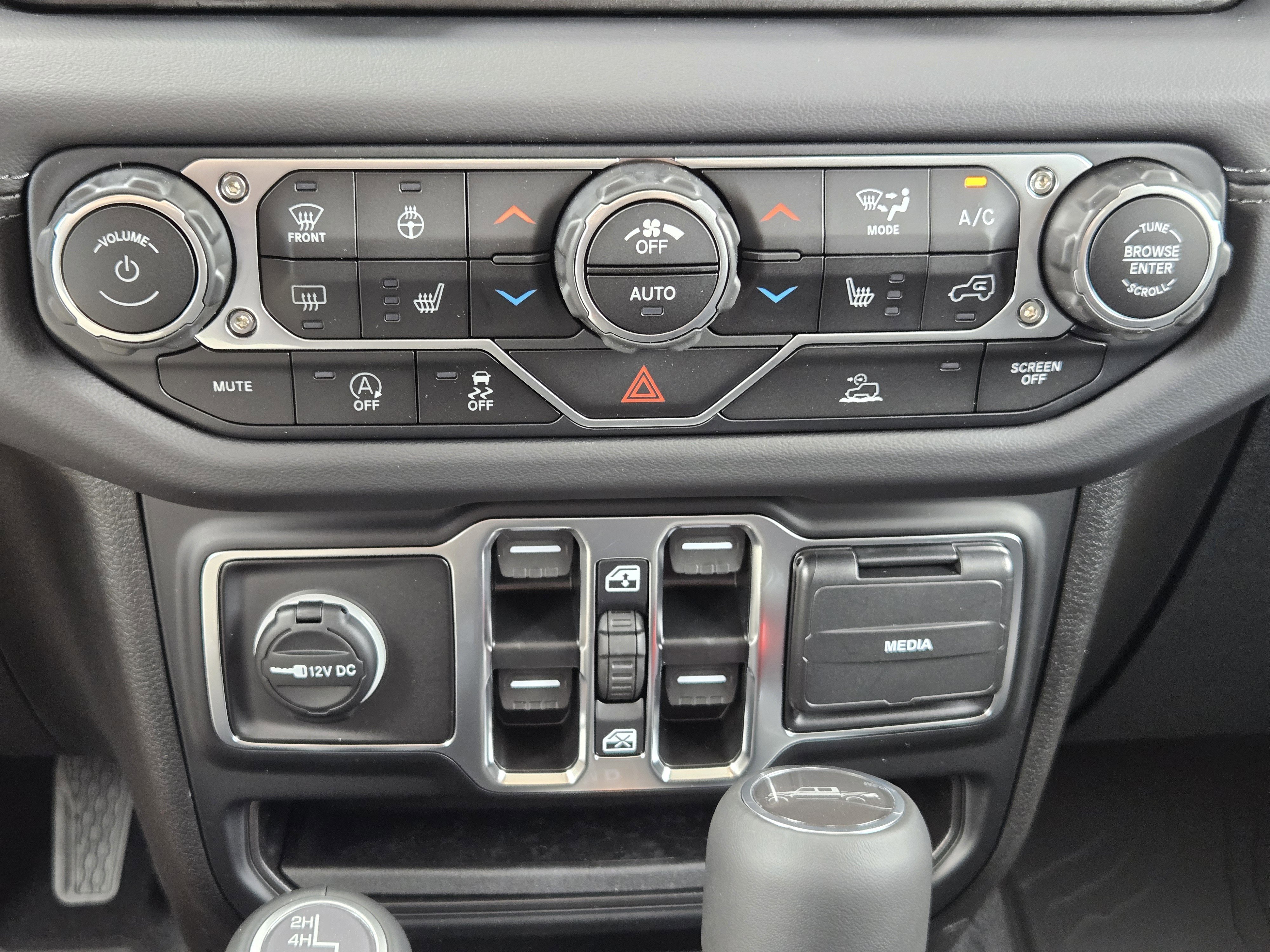 New 2025 Jeep Gladiator Sport w/ Premium Package image 15