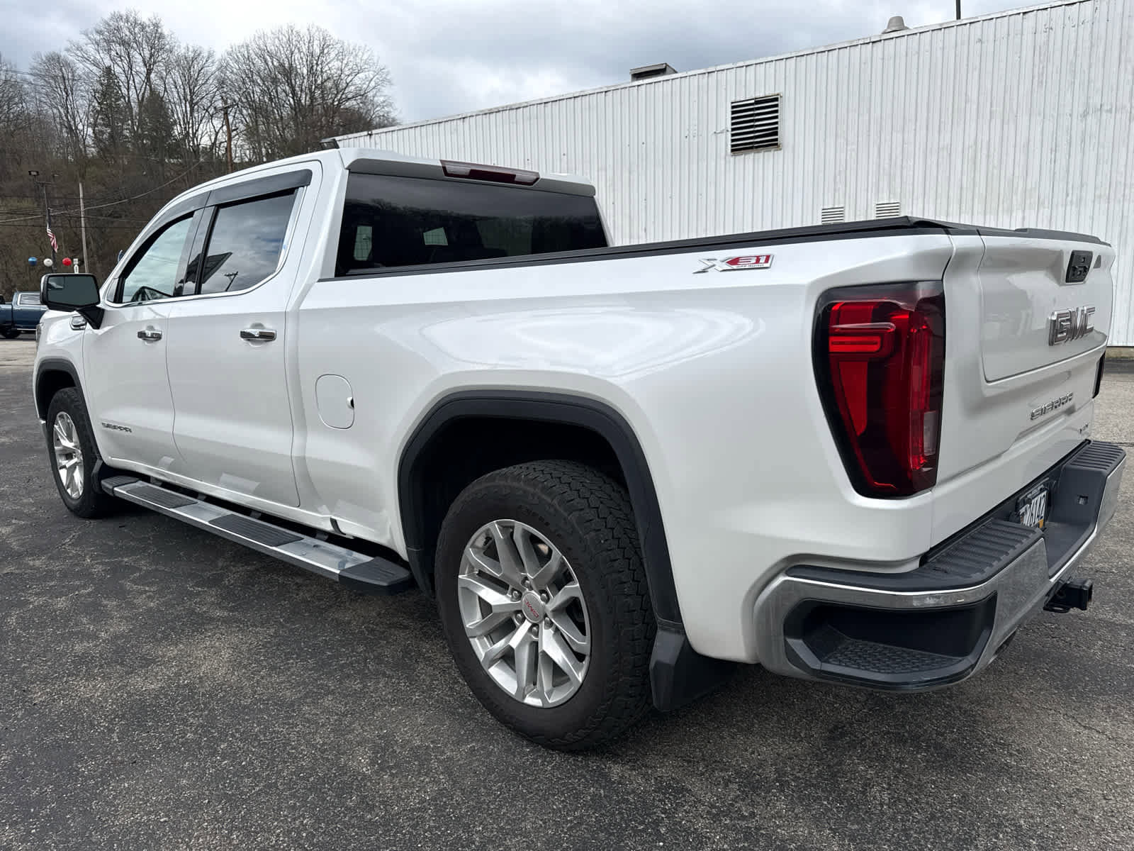 Used 2021 GMC Sierra 1500 SLT image 4
