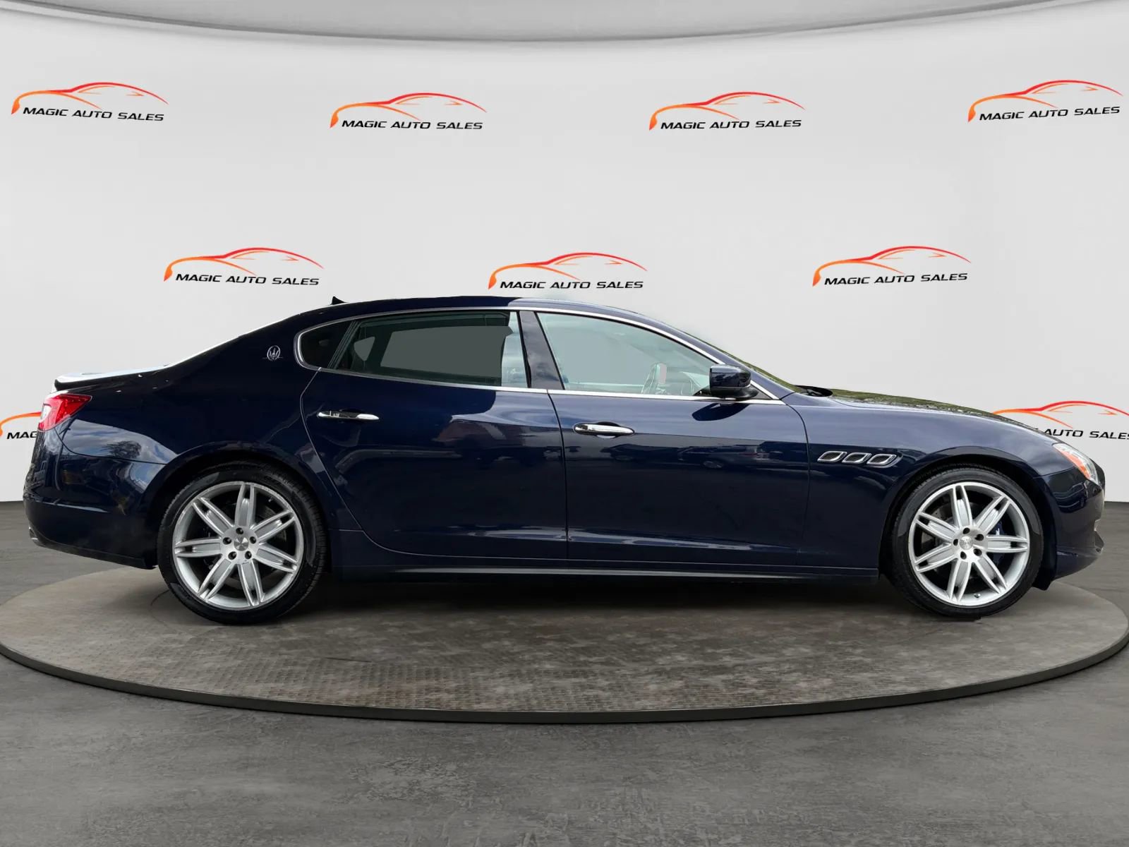 Used 2015 Maserati Quattroporte S Q4 AWD/4WD image 4