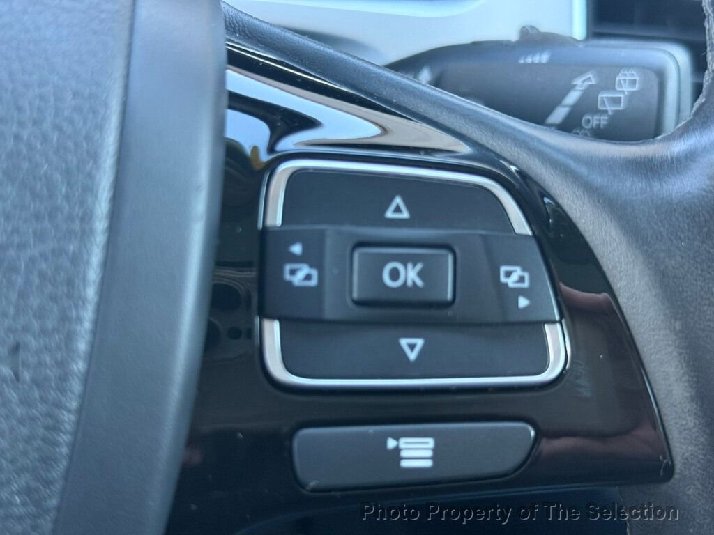 Used 2014 Volkswagen Touareg TDI image 23