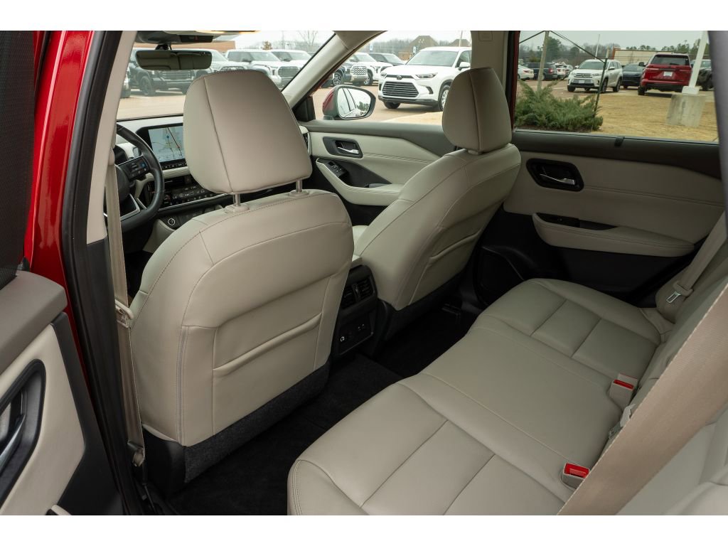 Used 2022 Nissan Rogue SL w/ SL Premium Package image 11