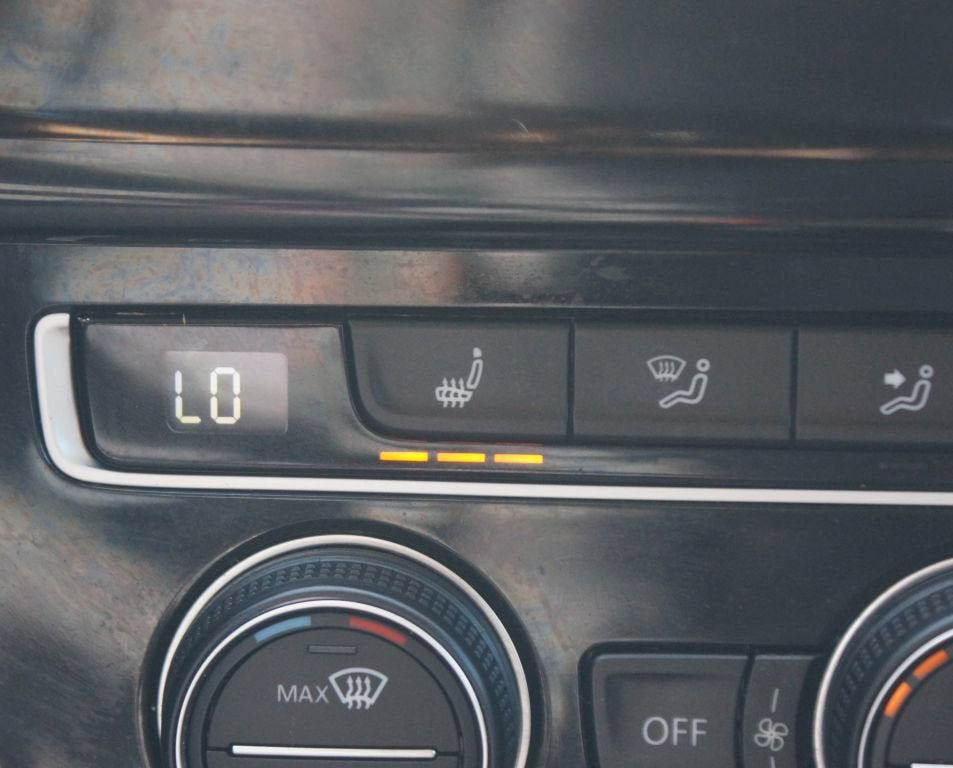 Used 2017 Volkswagen Golf SE FWD image 8