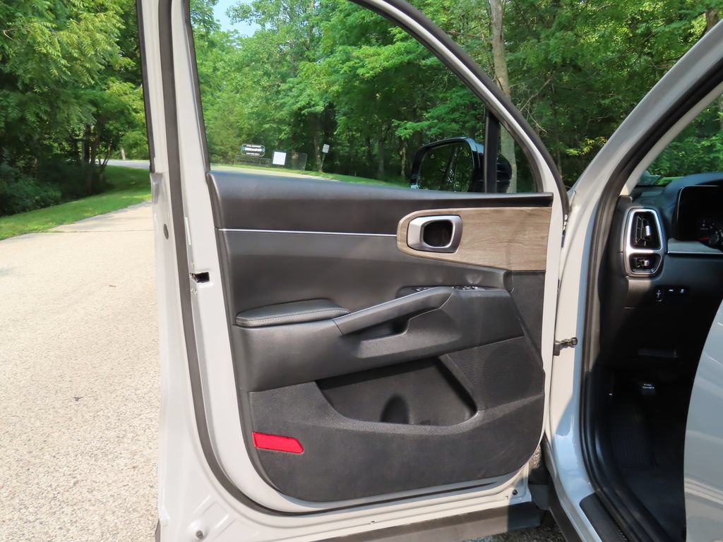 Certified 2023 Kia Sorento S w/ Panoramic Sunroof Package AWD/4WD image 29