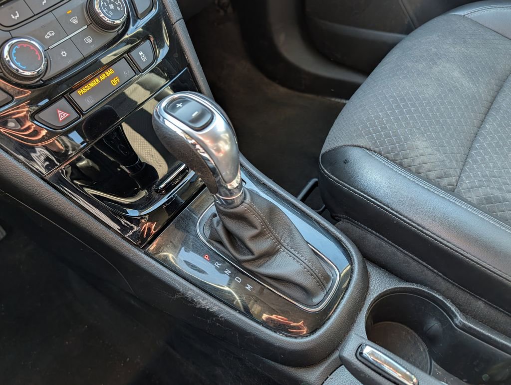 Used 2021 Buick Encore Preferred image 24