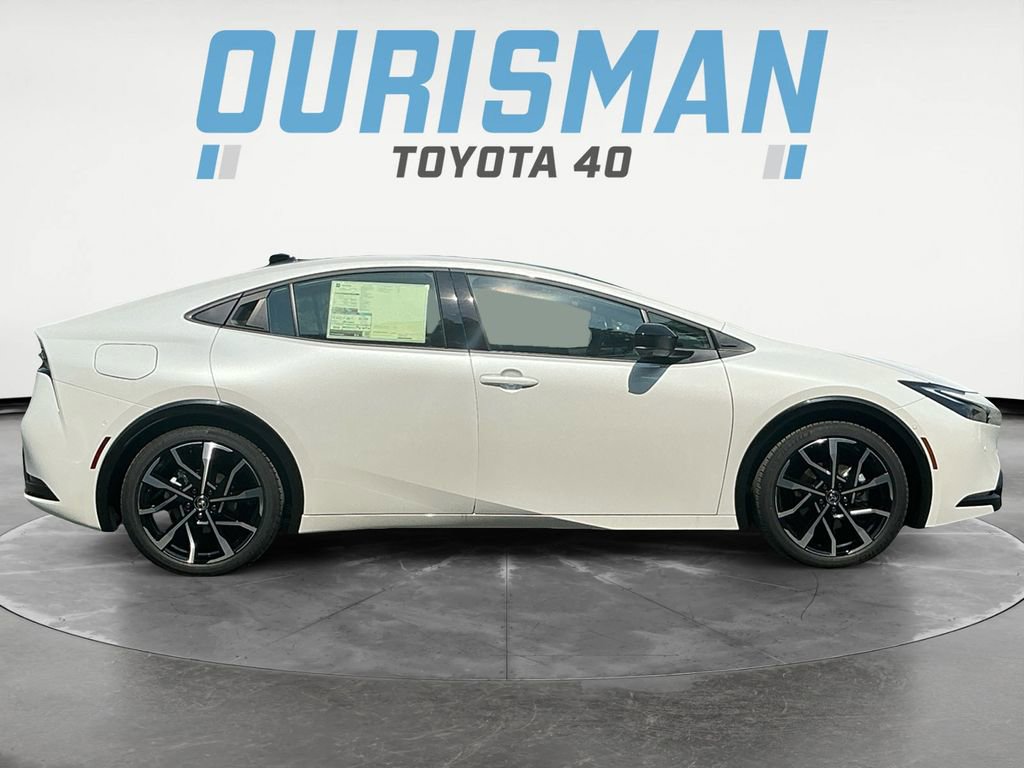 New 2025 Toyota Prius Plug-In Hybrid image 7