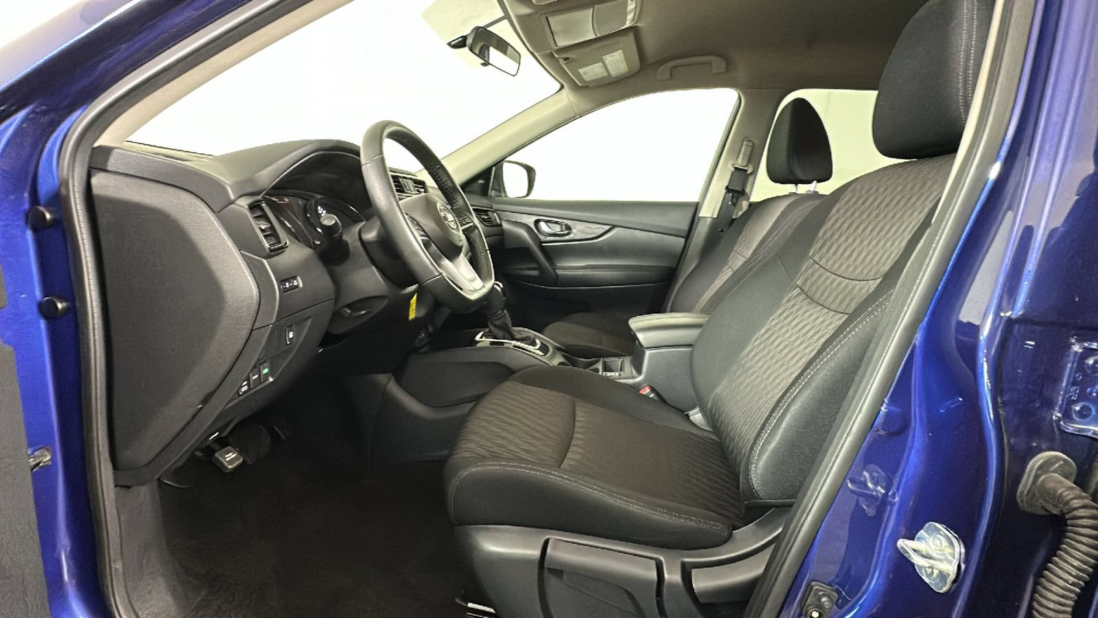 Used 2020 Nissan Rogue S AWD/4WD image 10