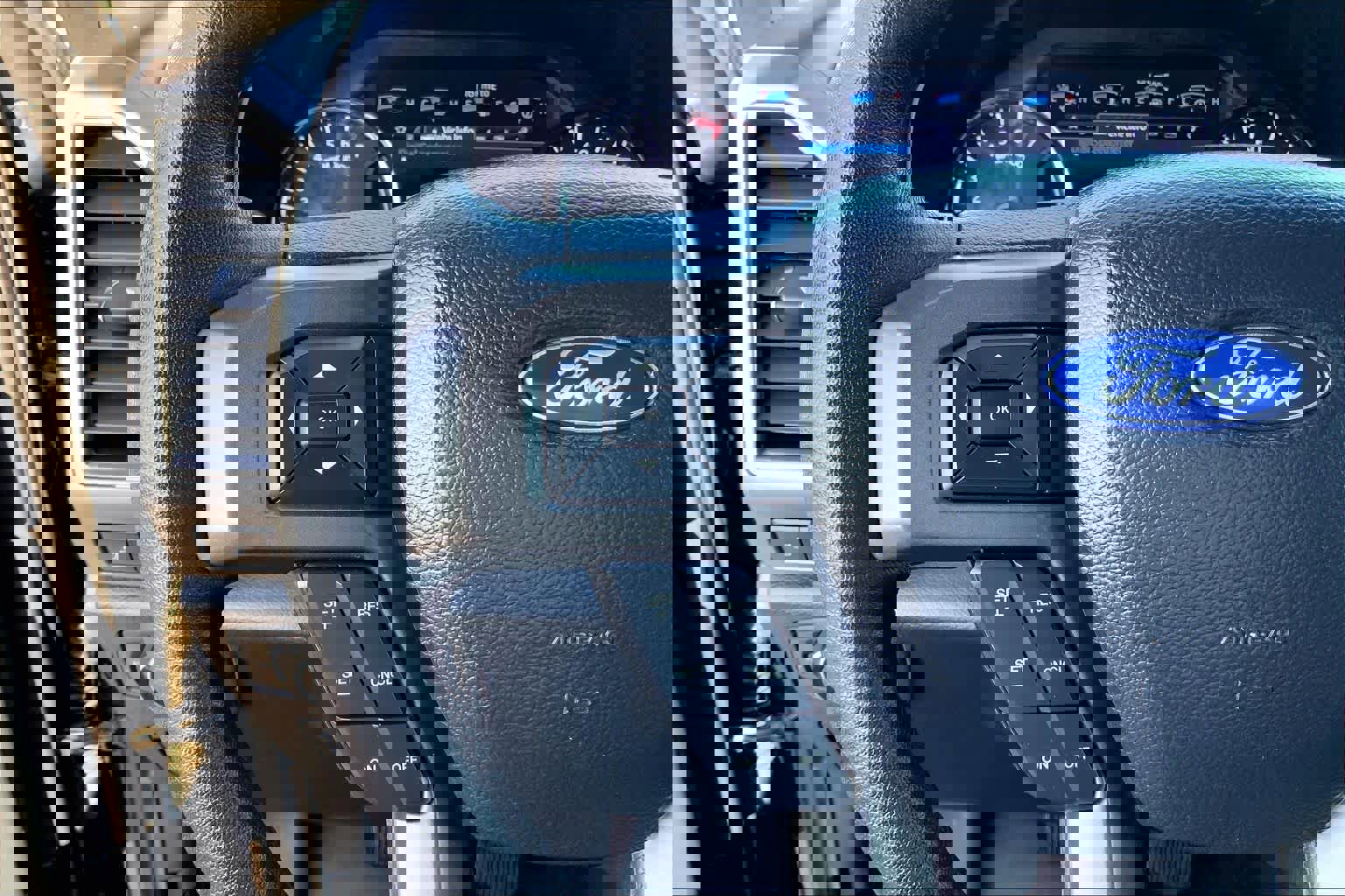 Used 2020 Ford Expedition XLT w/ Equipment Group 202A image 23