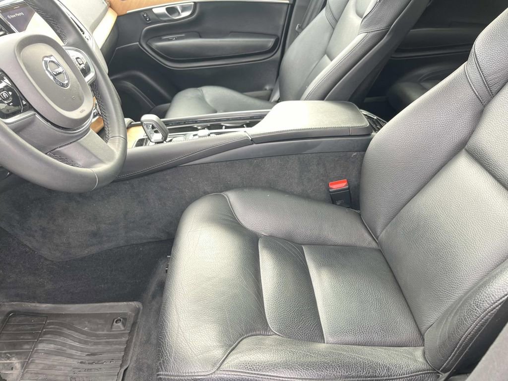Used 2023 Volvo XC90 B6 Plus w/ Protection Package image 30