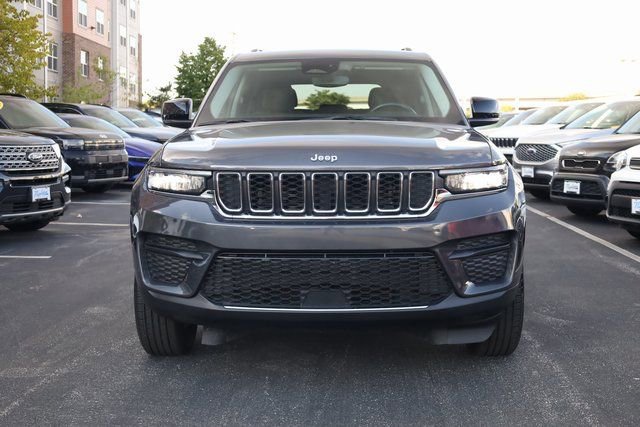 Used 2022 Jeep Grand Cherokee Laredo w/ Luxury Tech Group I video 2