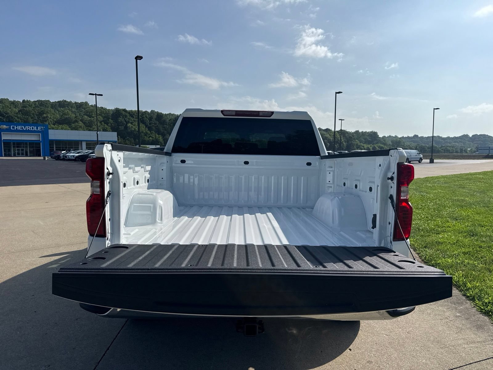 New 2026 Chevrolet Silverado 1500 LT w/ LPO, Dark Essentials Package AWD/4WD image 11
