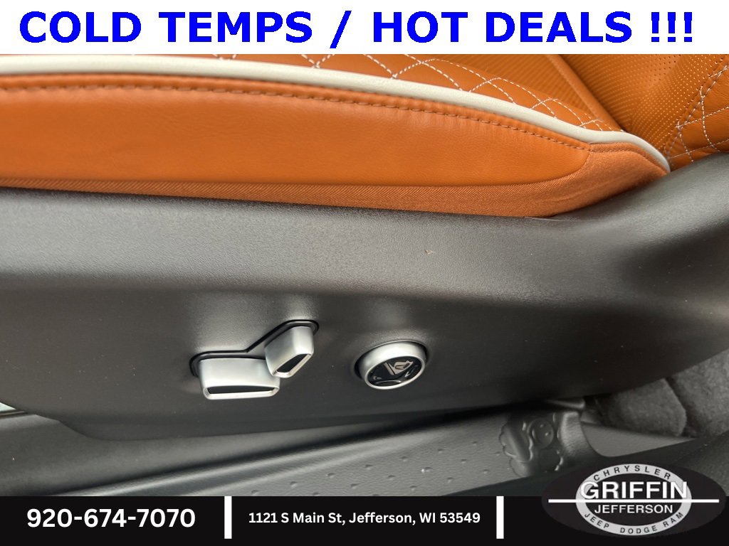 New 2026 Chrysler Pacifica Pinnacle w/ Trailer Tow Group image 18