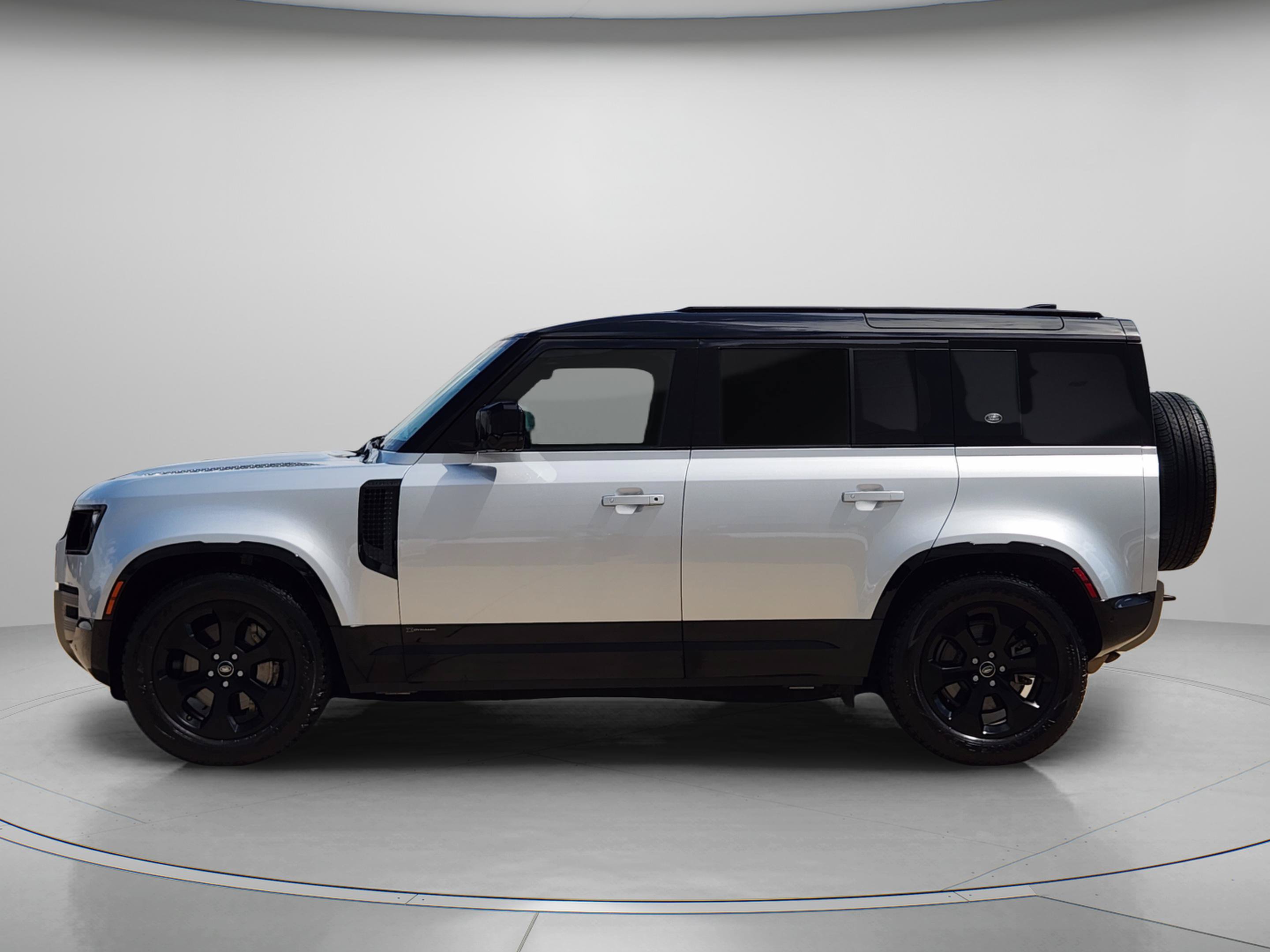 Certified 2021 Land Rover Defender 110 X-Dynamic SE AWD/4WD image 2