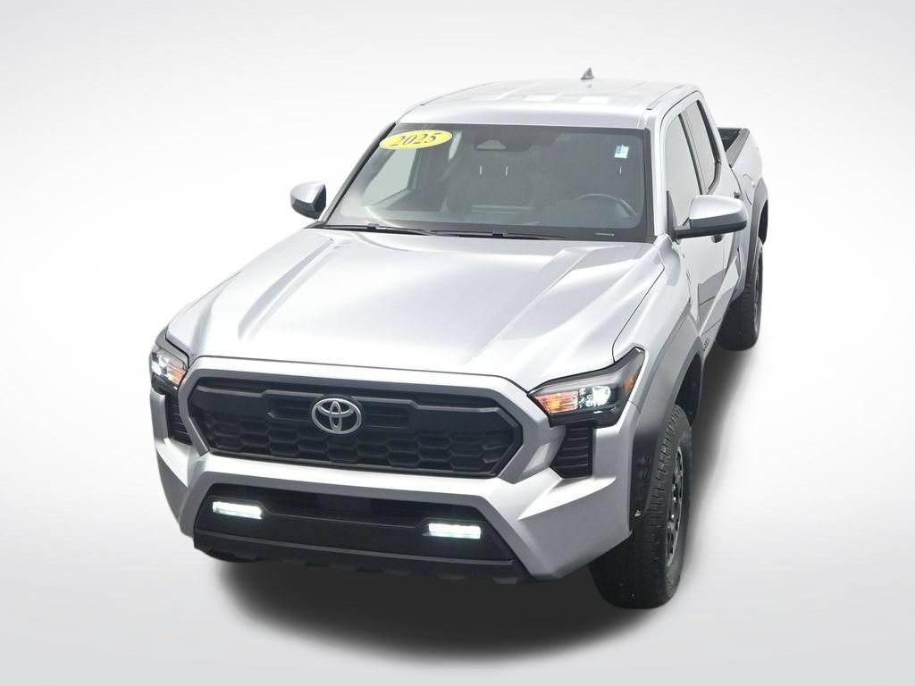 Used 2025 Toyota Tacoma TRD Off-Road AWD/4WD image 30