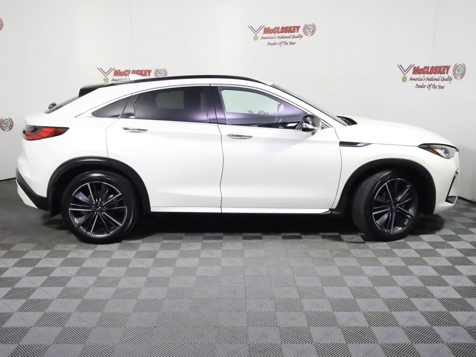 Used 2023 INFINITI QX55 Luxe w/ Cargo Package AWD/4WD image 3