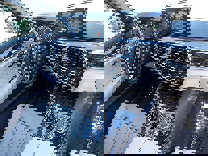 Used 2018 BMW 530i w/ Premium Package image 27