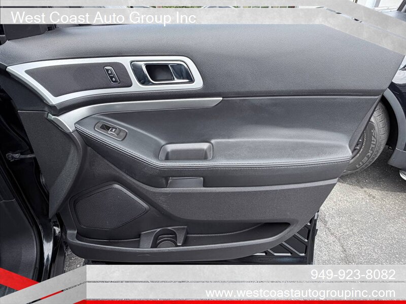 Used 2015 Ford Explorer XLT AWD/4WD image 25