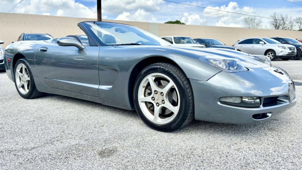 Used 2004 Chevrolet Corvette Convertible image 3