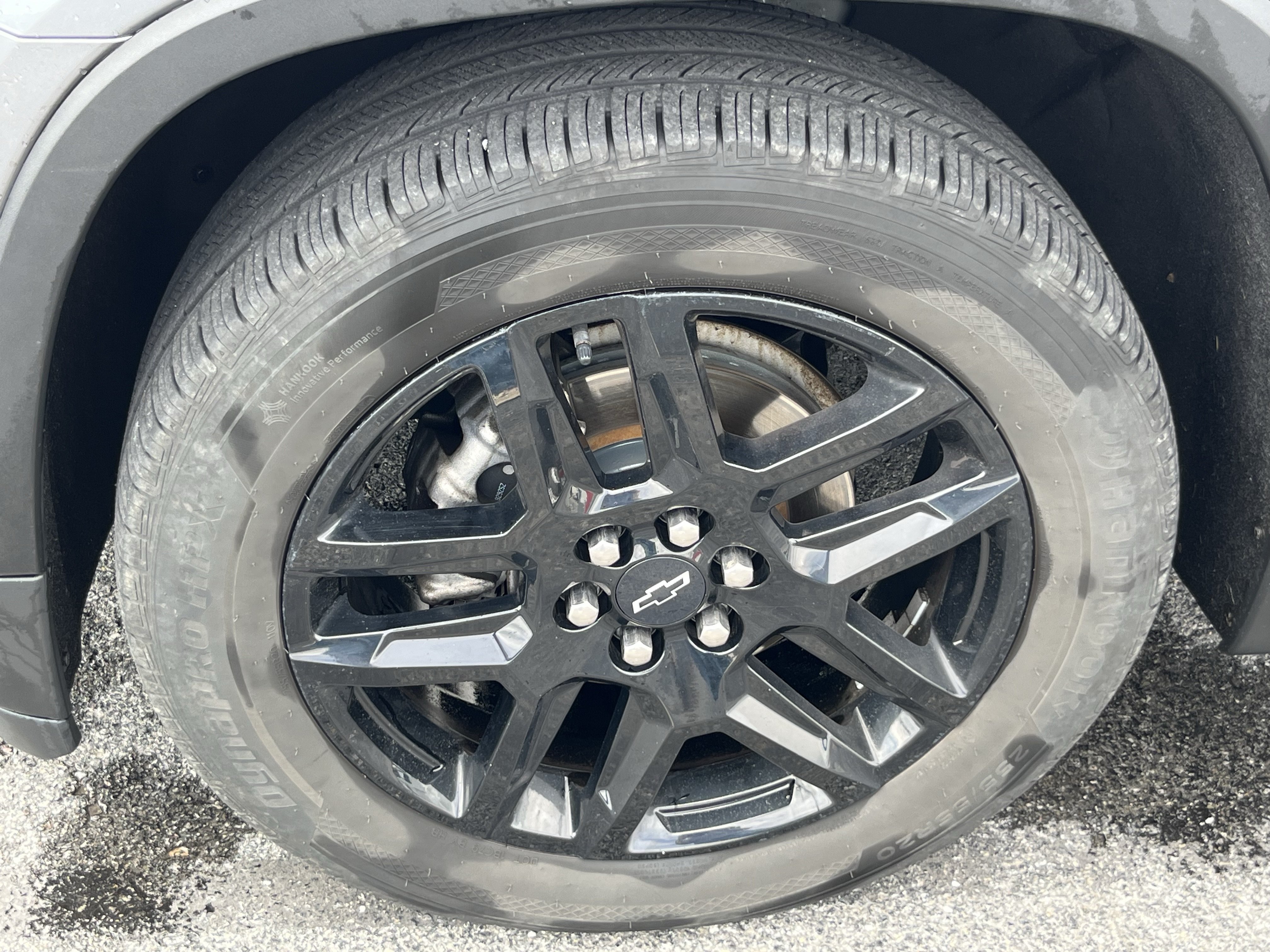 Used 2021 Chevrolet Traverse LT w/ LPO, Blackout Package AWD/4WD image 15