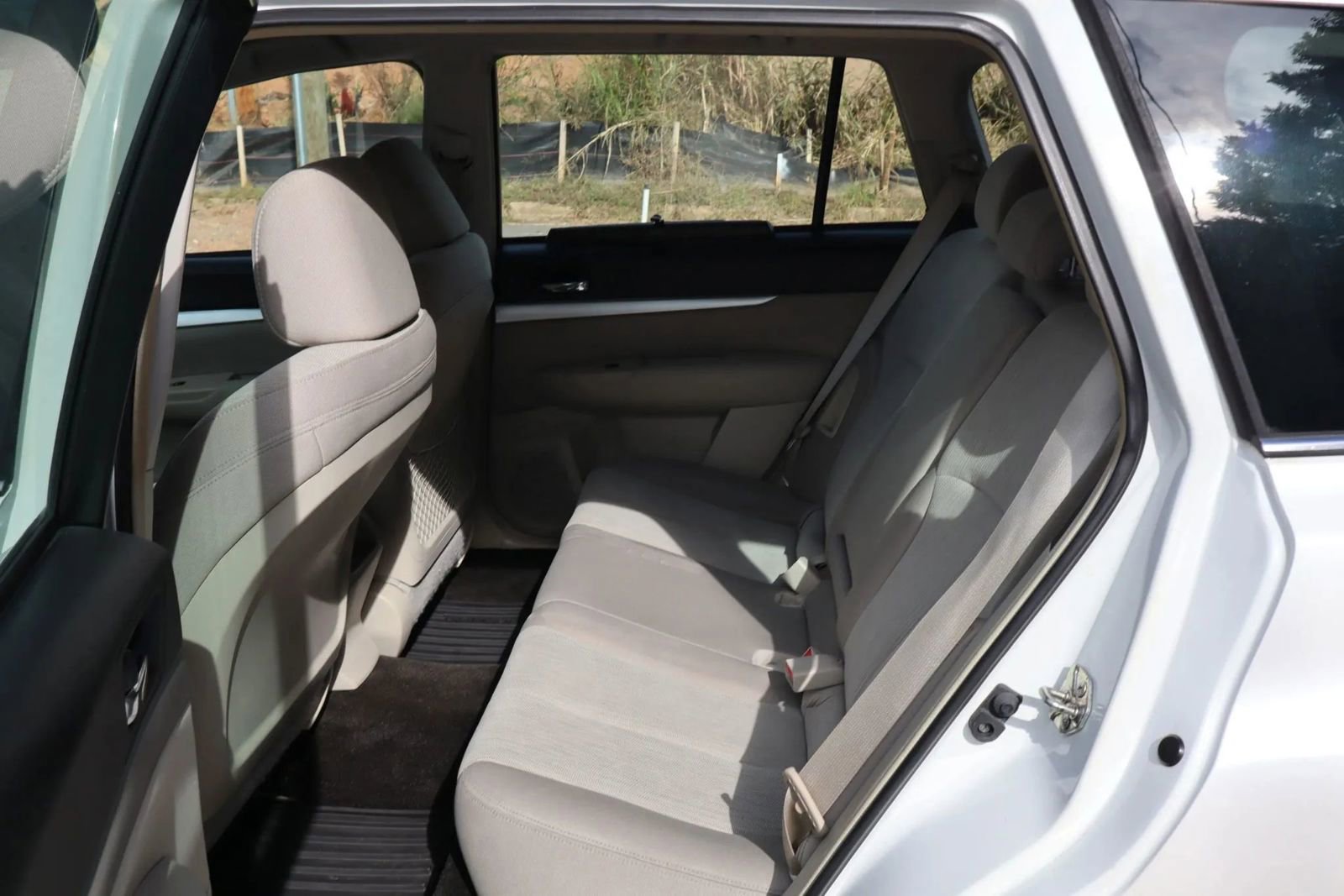 Used 2014 Subaru Outback 2.5i AWD/4WD image 12