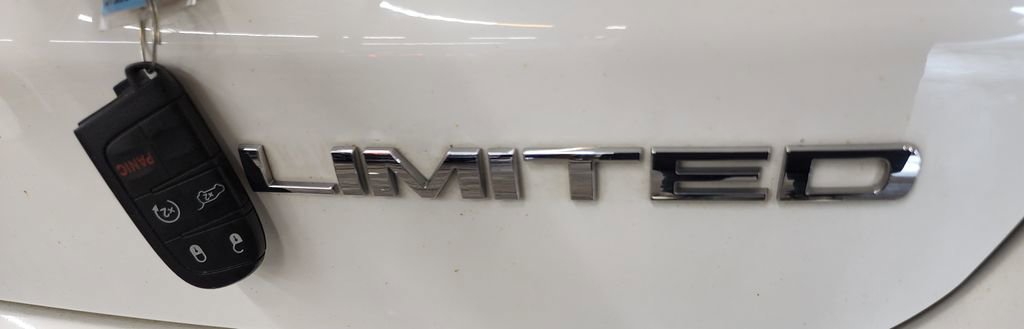 Used 2018 Jeep Compass Limited image 39