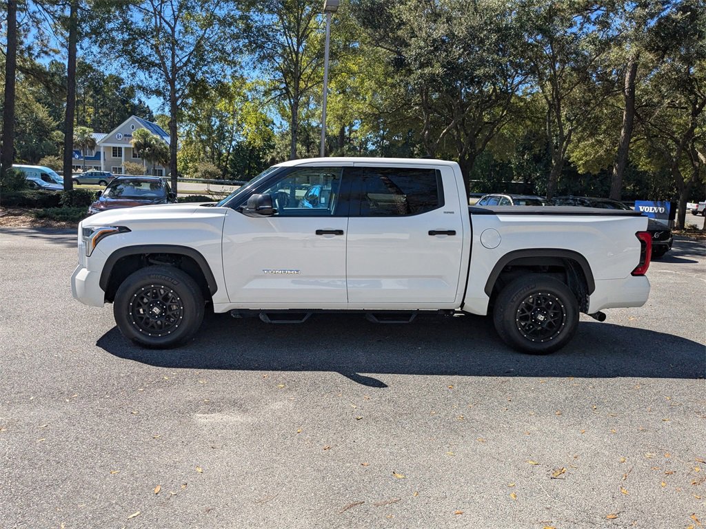 Used 2022 Toyota Tundra SR5 w/ SR5 Convenience Package image 6