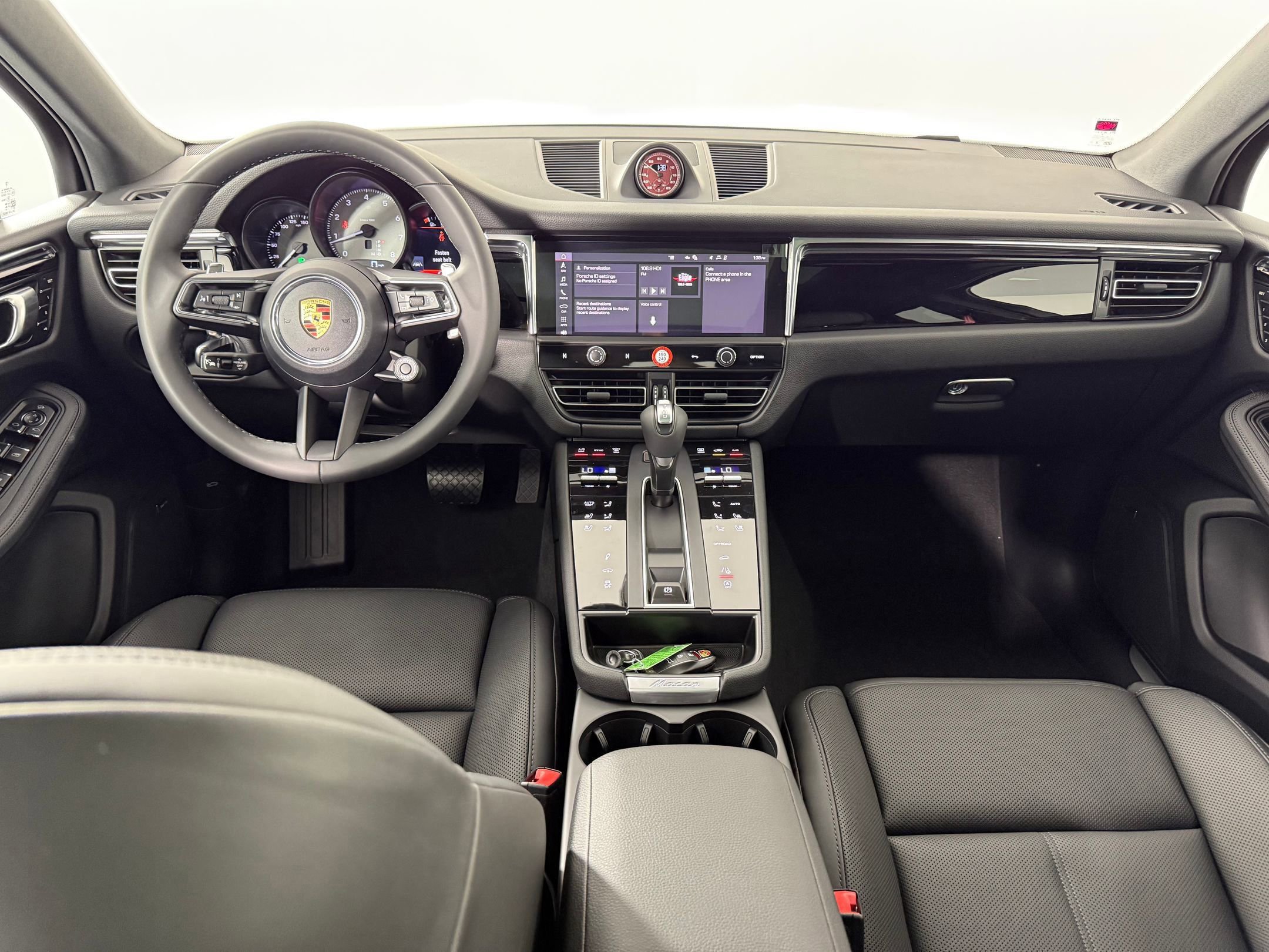 Certified 2026 Porsche Macan S AWD/4WD image 18