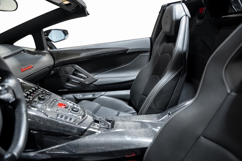 Used 2017 Lamborghini Aventador LP 700-4 image 45