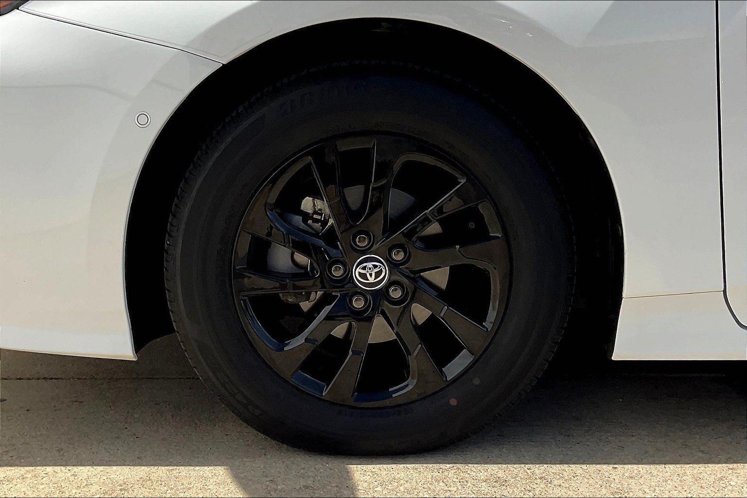 Used 2022 Toyota Prius AWD image 11
