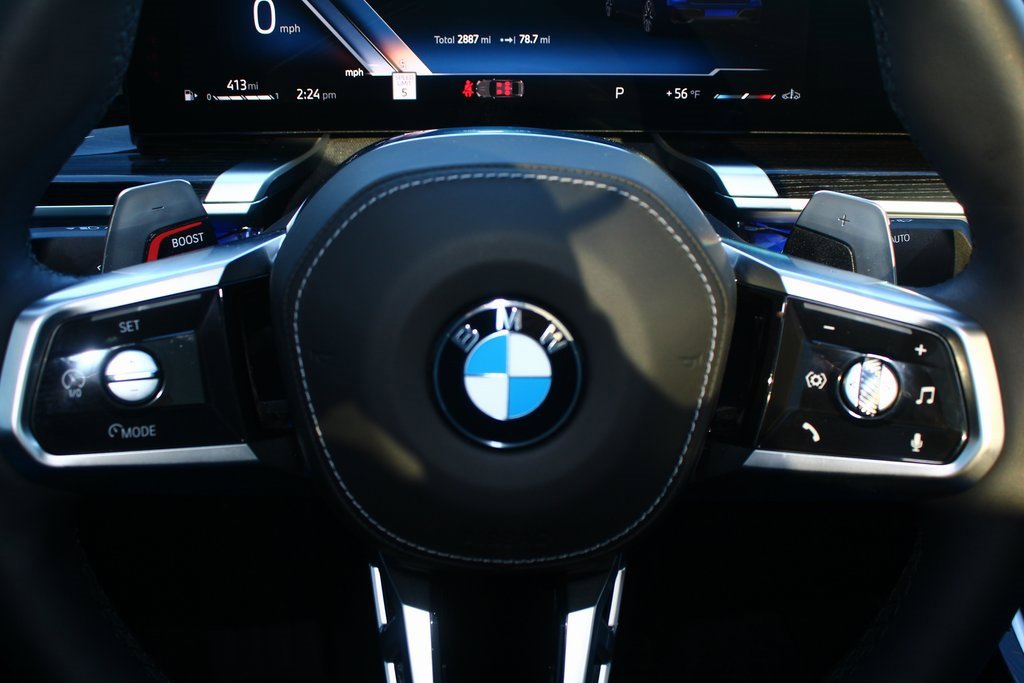 Used 2025 BMW 760i xDrive w/ Executive Package image 13
