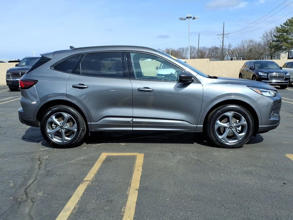 Used 2024 Ford Escape ST-Line w/ Tech Pack #1 image 8