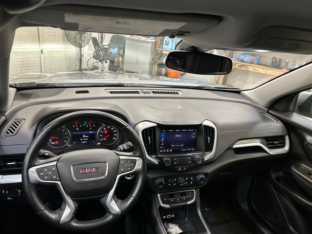 Used 2024 GMC Terrain SLT image 33