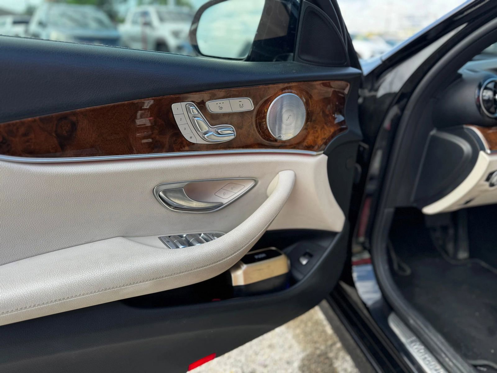Used 2018 Mercedes-Benz E 300 image 8