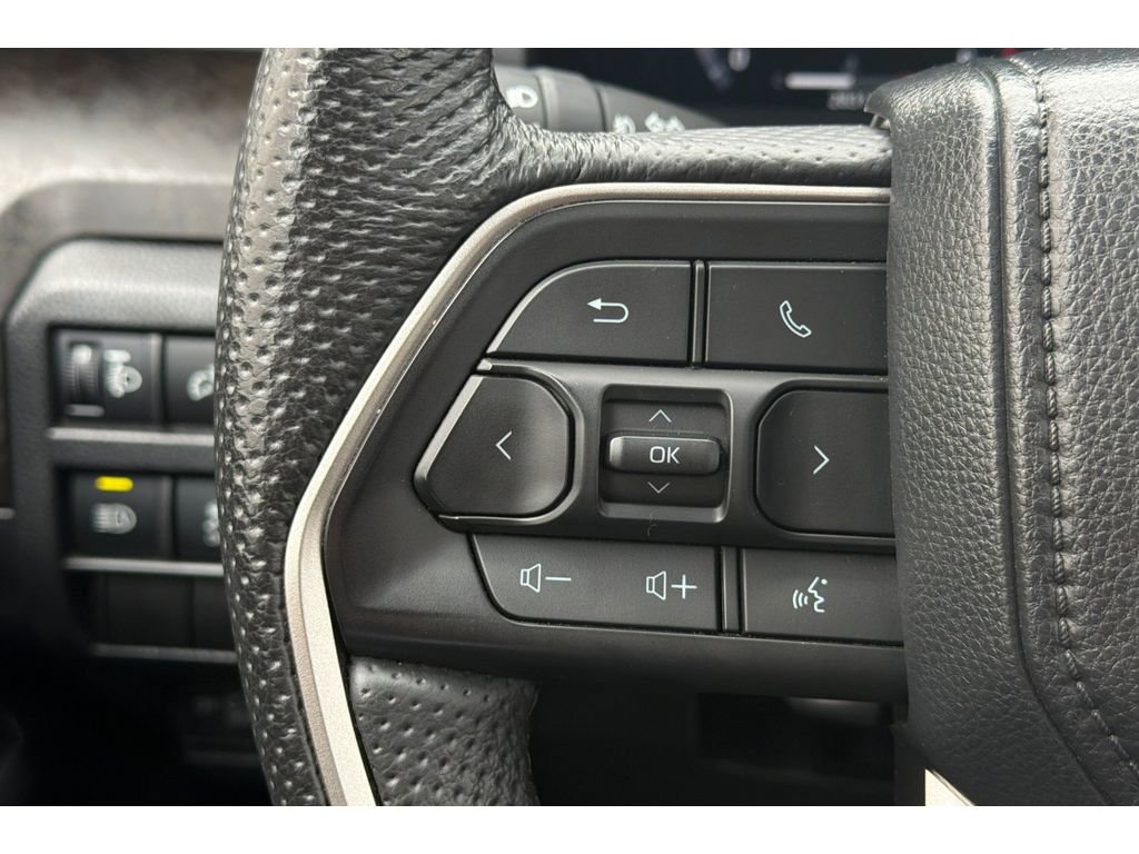 Used 2024 Toyota Tacoma Limited w/ Limited Package (LT) image 26