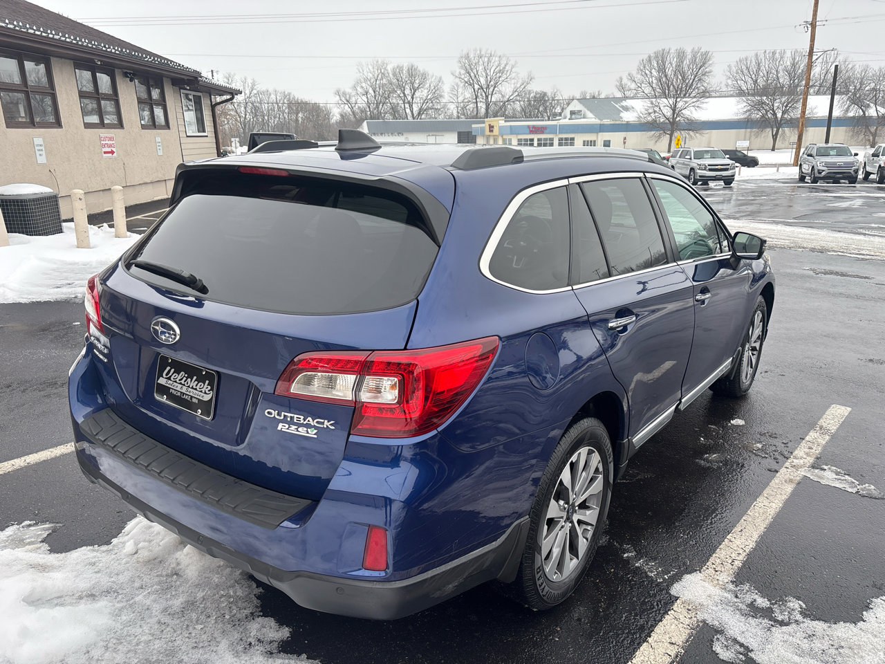 Used 2017 Subaru Outback 2.5i Touring image 3