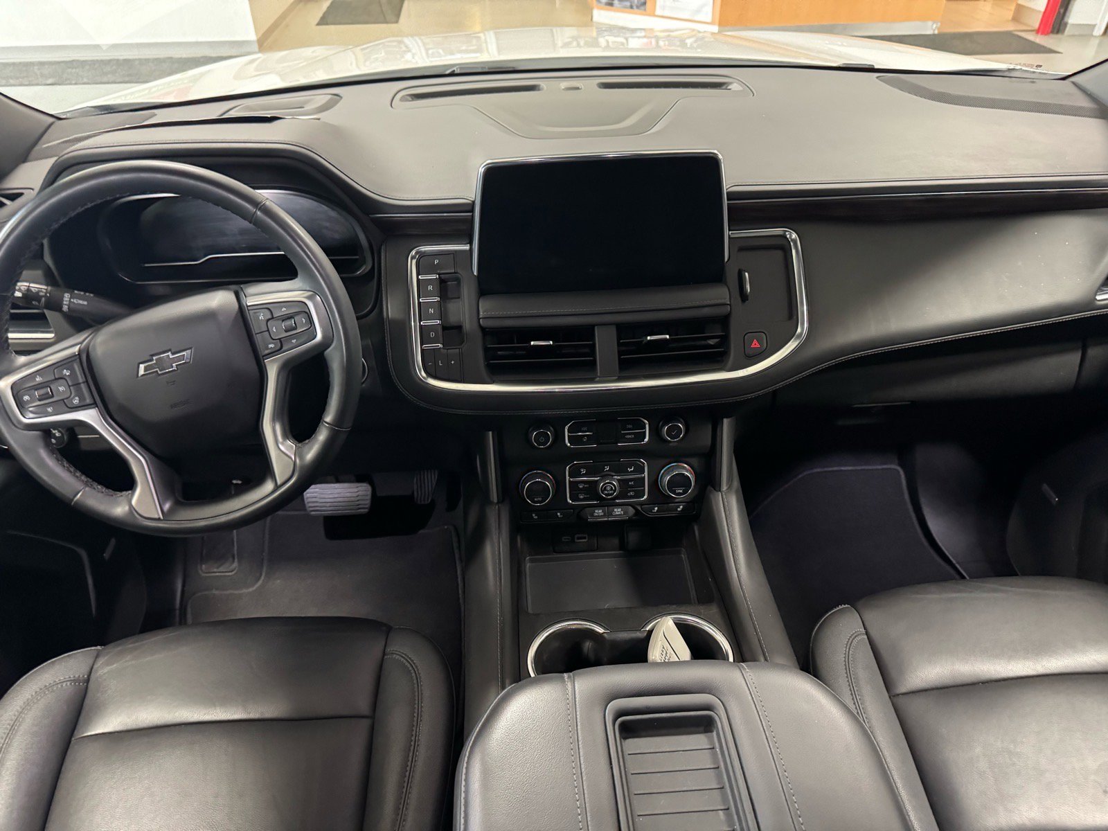 Used 2023 Chevrolet Suburban Z71 w/ Luxury Package AWD/4WD image 15