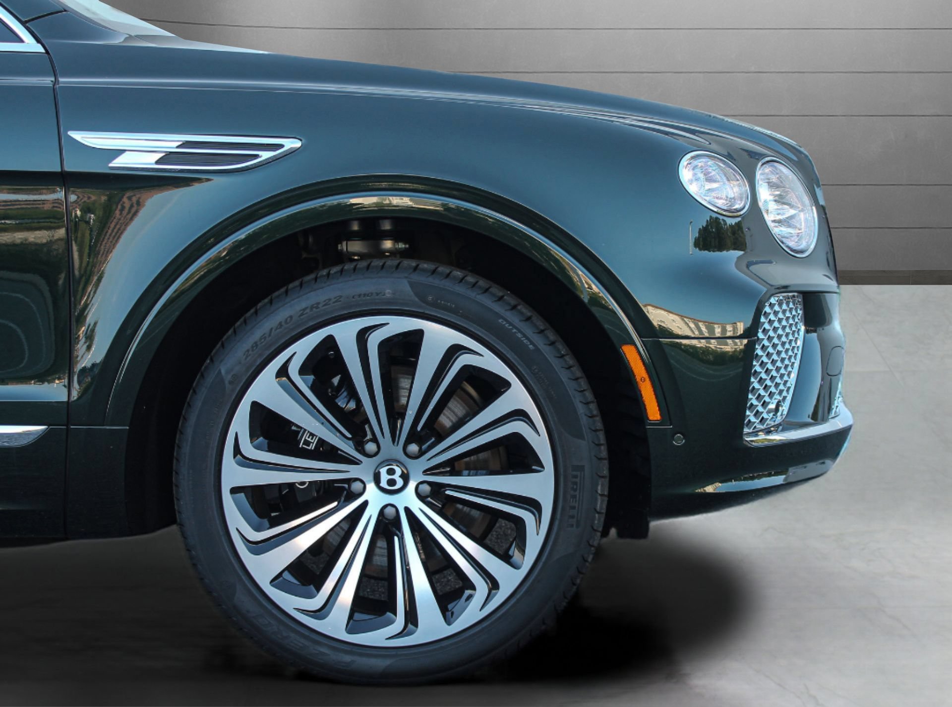 Certified 2024 Bentley Bentayga Extended Wheelbase AWD/4WD image 9