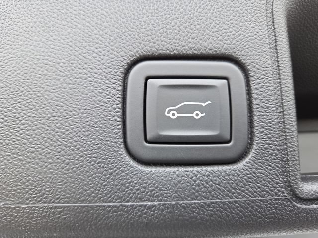 Used 2023 GMC Terrain SLT w/ Tech Package AWD/4WD image 21